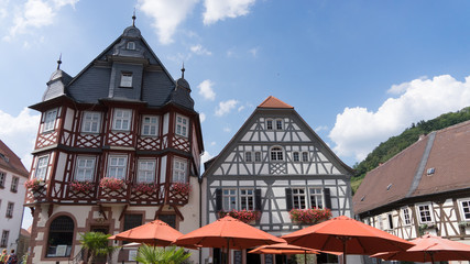 Historische Fachwerkh&auml;user am Marktplatz in Heppenheim / Bergstrasse