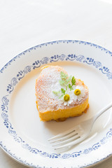 ハート型のシフォンケーキ