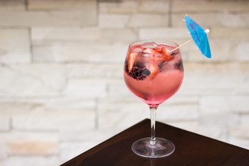 Ginebra con frutos rojos 