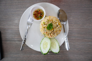 fried rice Put pork and omelet
