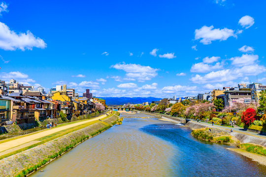 京都の街並み のストック写真 ロイヤリティフリーの画像 ベクター イラスト Adobe Stock