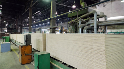 Production of laminated fiberboard. Fibreboard sheets for furniture production