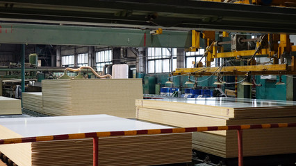 Production of laminated fiberboard. Fibreboard sheets for furniture production