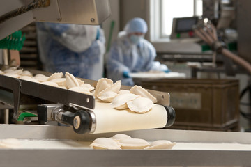 Ravioli production process in a factory