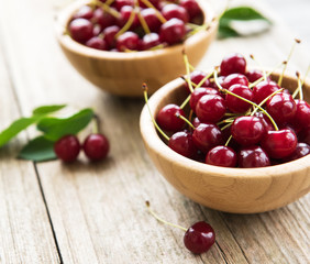  Bowls with cherries