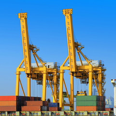 Fototapeta na wymiar industrial port with containers