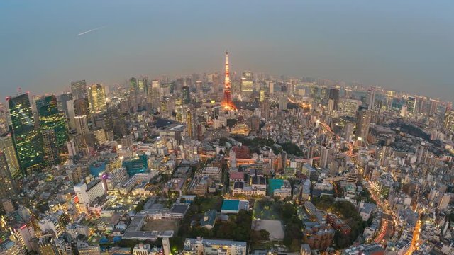 Timelapse video of Tokyo from sunset to night