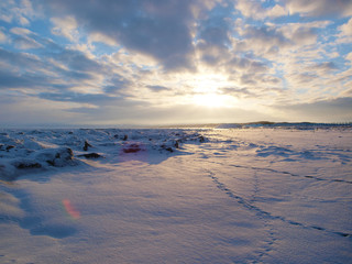夜明けの流氷の海 © manbo-photo