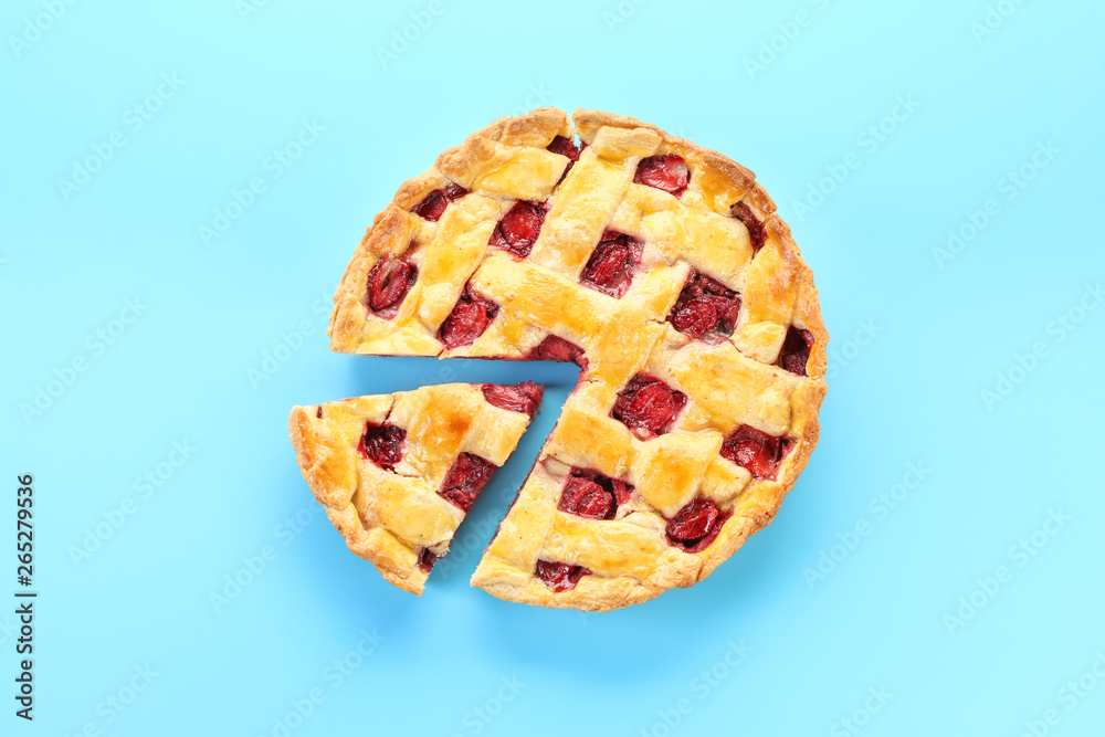 Wall mural tasty strawberry pie on color background