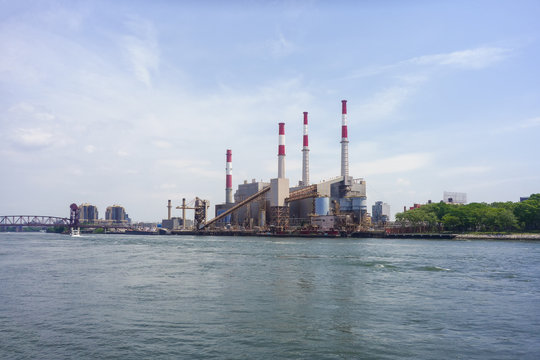 East River and the Ravenswood power plant