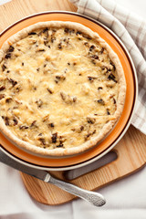 Chicken tart with mushrooms and cheese