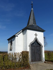 Kleine Kapelle am Lancaster Memorial in Weiswampach / Luxemburg