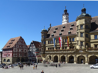 Obraz premium Das historische Rathaus in Rothenburg ob d Tauber