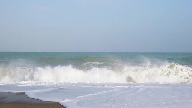 Onde dell'oceano in tempesta