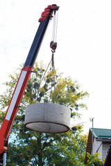crane for lifting cargo