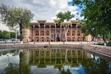 Bolo Haouz Mosque - historical mosque in Bukhara, Uzbekistan. Built in 1712, UNESCO World Heritage Site