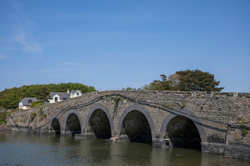 Fototapeta na wymiar Mittelalterliche Brücke in Irland