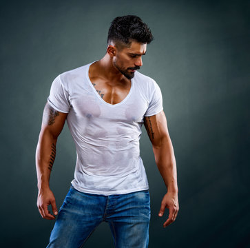 Muscle Guy In Tee Shirt Images – Browse 15,593 Stock Photos, Vectors, and  Video | Adobe Stock