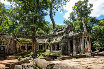 Fototapeta na wymiar View of the stunning architecture at Ta Prohm temple in Siem Reap, Cambodia