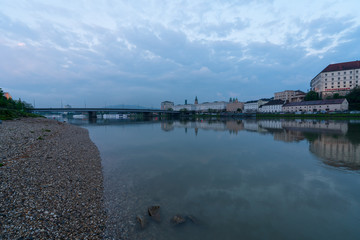 Obraz premium Linz Donauufer mit Schlossmuseum
