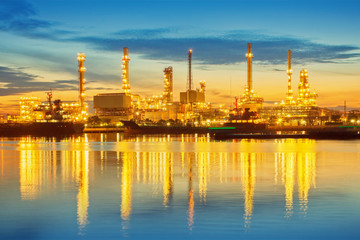 Naklejka premium Oil refinery industry