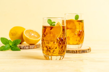 glass of ice lemon tea