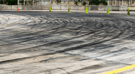 Track tracks with wheels from the tire drift © applezoomzoom