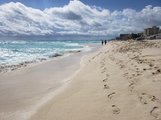 Huellas en la playa