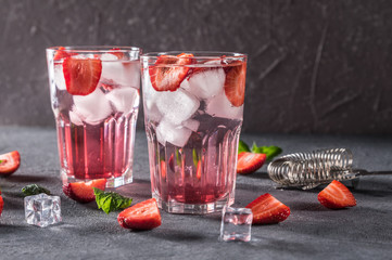 Refreshing Ice Cold Strawberry Lemonade