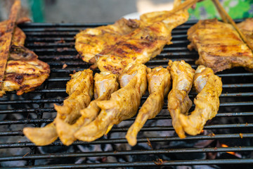 Chicken grilled with smoke and pepper