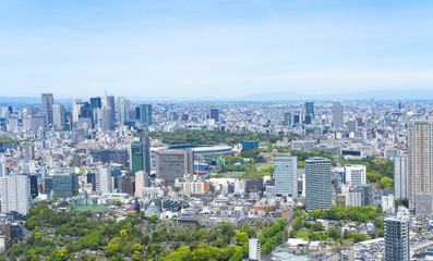 Fototapeta na wymiar 東京風景　2019　春　新緑　青空　六本木から望む新宿　四谷方面