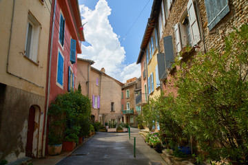 Fototapeta na wymiar Village coloré et pittoresque