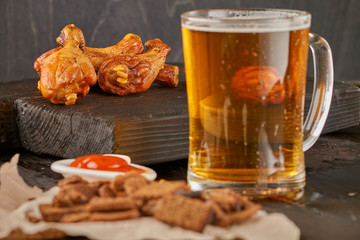 beer, sneeks and chicken