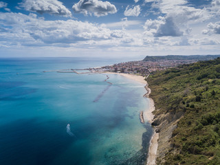 Italia, maggio 2019 - vista panoramica della citta di pesaro e della falesia a picco sul mare del...