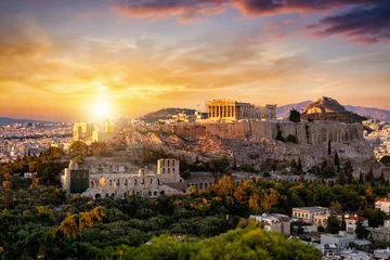 Zelfklevend Fotobehang Sonnenuntergang über der Akropolis von Athen mit dem Parthenon Tempel über der Altstadt Plaka, Griechenland  © moofushi