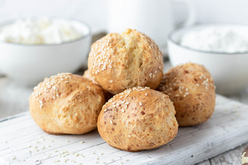 Cottage cheese buns on quail eggs and rice flour as a useful alternative to bread