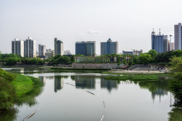 Fototapeta na wymiar seoul olympic park lake 88