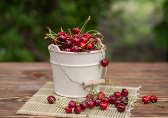 Fresh cherries in bowl