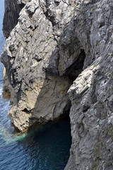 Acantilado de la playa de Gulpiyuri Asturias