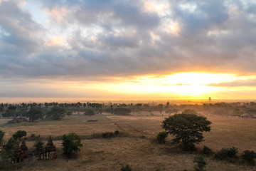 Fototapeta na wymiar View of the Temples, Stupas and Payas of Bagan, Myanmar