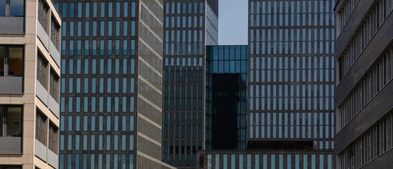 Credit Suisse Towers in Orelikon: Verschachtelte Business Offices Büro Gebäude in blau grau  © Cedric Lüthi