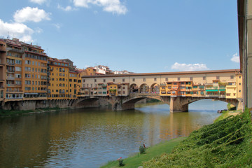Fototapeta na wymiar Ponte vecchio a Firenze in Italia, Ponte Veccchio Bridge in Florence city in Italy