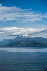 Fototapeta na wymiar Beautiful italian alpine Lake Garda