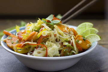 Asiatischer Glasnudelsalat