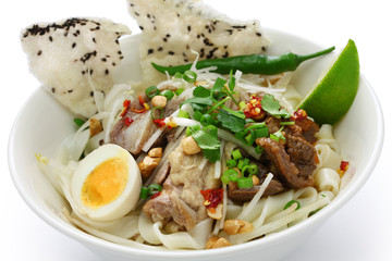 homemade mi quang noodle, vietnamese cuisine