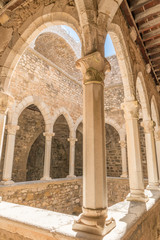 Fototapeta na wymiar Tour fortifiée du monastère de l' île de Saint Honorat