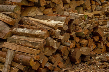 Gestapeltes Brennholz