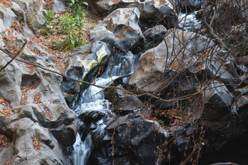 Pequeña cascada oculta