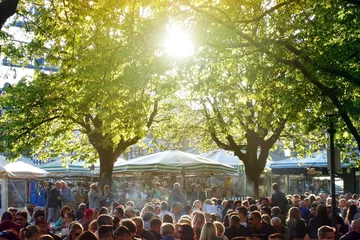 Der Biergarten am Verkaufsmarkt in München © Anselm Baumgart