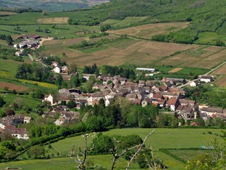 Fototapeta na wymiar Village de la Côte Chalonnaise.
